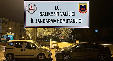 Balıkesir'de Göçmen Kaçakçılığı Operasyonu: 13 Kişi Yakalandı