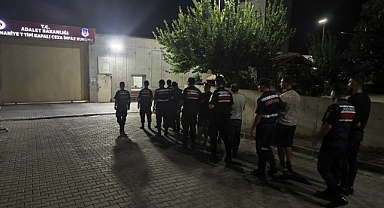 Balıkesir'de Göçmen Kaçakçılığına Darbe: 135 Düzensiz Göçmen Yakalandı