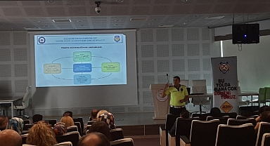 Balıkesir'de Kamu Çalışanlarına Trafik Güvenliği Eğitimi: Kazalar En Aza İndirilecek