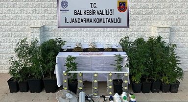 Balıkesir’de Uyuşturucu Operasyonu: Gömeç’te Büyük Miktarda Madde ve Ekipman Ele Geçirildi