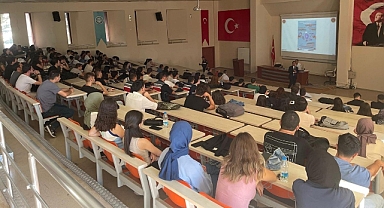 Balıkesir İl Jandarma Komutanlığı'ndan öğrencilere Siber Güvenlik Eğitimi