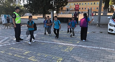 Balıkesir Jandarma Ekiplerinden Okul Çevrelerinde Güvenlik Denetimi