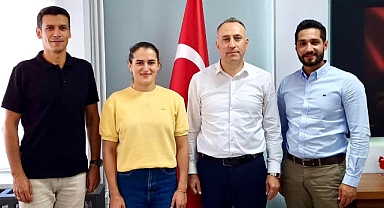Balıkesirli Sporcu Esra Yıldız Kahraman, İl Müdürü Adem Özalp’i Ziyaret Etti