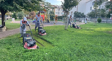 Bandırma Belediyesi’nden Park ve Yeşil Alan Bakım Çalışmaları