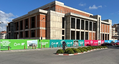 Başkan Ahmet Akın, Bandırma’nın 25 Yıllık Kültür Merkezi Sorununa Çözüm Getiriyor