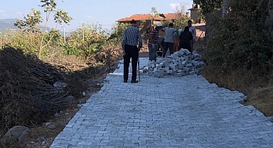 Bigadiç Belediyesi'nden Kargın Mahallesi'nde Yoğun Parke Taş Onarımı