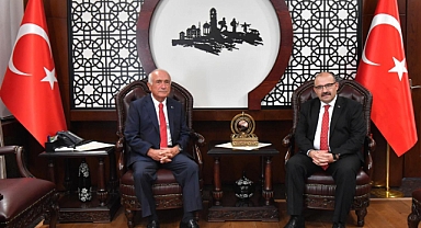 Cemil Çiçek’ten Vali İsmail Ustaoğlu’na Ziyaret