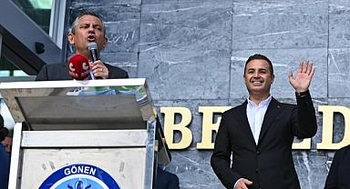 CHP Genel Başkanı Özgür Özel ve Başkan Ahmet Akın’dan Gönen Belediyesi’ne Ziyaret