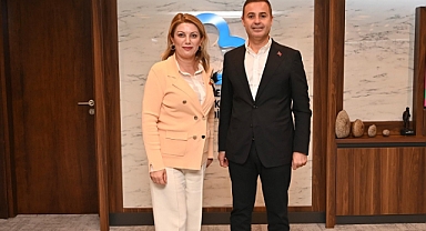 CHP Kadın Kolları Genel Başkanı Asu Kaya, Başkan Ahmet Akın’ı Ziyaret Etti