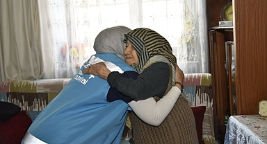 Dursunbey Belediyesi'nden Sevgi Eli Butonu Projesi: Kimsesiz Yaşlılara 7/24 Destek