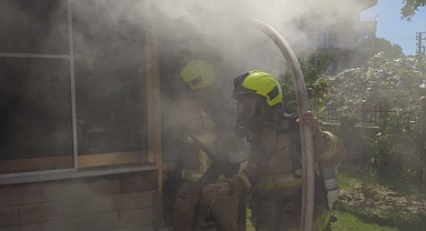 Edremit Altınkum'da Çıkan Ev Yangını Korkuttu