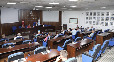 Edremit Belediye Başkanı Mehmet Ertaş, Oda Başkanlarıyla Aylık Toplantıda Bir Araya Geldi