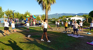 Edremit Belediyesi, Avrupa Hareketlilik Haftası'na Altınkum Sahili'nde Sporla Başladı