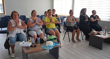 Edremit Belediyesi, Eylül Ayı Temel Yüz Yogası Kursu’nu Düzenliyor