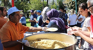 Edremit’in Kurtuluşunun 102. Yılında Hayır Etkinliği Düzenlendi