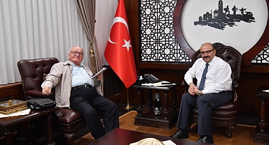 Hayırsever Ali Dereli, Vali İsmail Ustaoğlu'na Ziyarette Bulundu