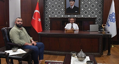 Milli Boksör Ali Eren Demirezen'den Vali İsmail Ustaoğlu’na Ziyaret