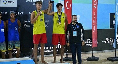 Sarımsaklı'da Plaj Voleybolu Şöleni! Ukrayna ve İtalya Şampiyonluğu Kucakladı