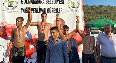Sındırgı, Gölmarmara Yağlı Güreşleri’nde Pehlivanlarıyla Gururlandı