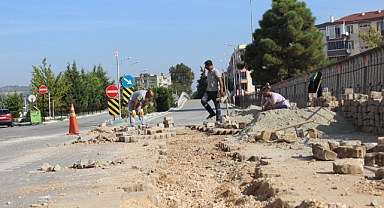 Susurluk Belediyesi, Ayran Evi ve Şehit Zekeriya Bilgen Meydanı’nda Çalışmalarını Sürdürüyor