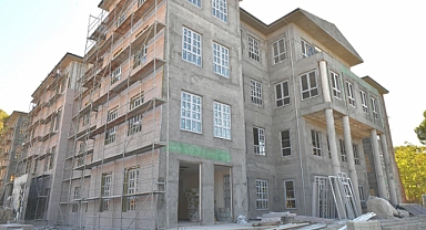 Vali İsmail Ustaoğlu, Ayvalık Yeni Hükümet Konağı İnşaatında İncelemede Bulundu