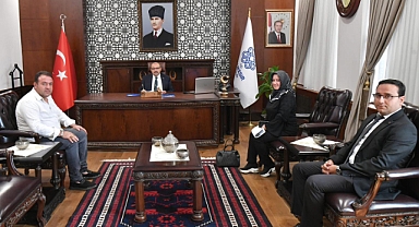 Vali İsmail Ustaoğlu, Muhtarlarla Haftalık Toplantısında Bir Araya Geldi