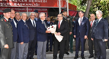 Vali İsmail Ustaoğlu'ndan Gaziler ve Şehit Yakınlarına Ziyaret