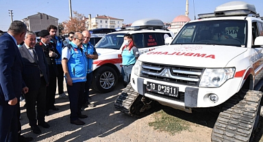 Vali Ustaoğlu, 50 Yataklı Mobil Sahra Hastanesi'ni İnceledi