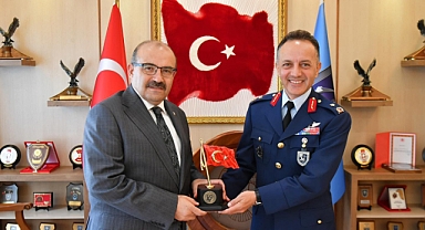 Vali Ustaoğlu'ndan 9. Ana Jet Üs Komutanı Tuğgeneral Cenk Al’a Ziyaret