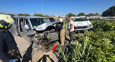 Ayvalık-Burhaniye Yolunda Maddi Hasarlı Kaza