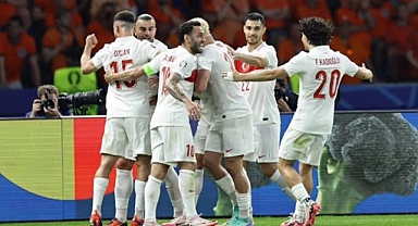 Balıkesir Büyükşehir Belediye Başkanı Ahmet Akın'dan A Milli Futbol Takımına Tebrik