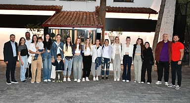 Balıkesir Büyükşehir Belediyespor Kadın Voleybol Takımı'ndan Sezona İddialı Başlangıç 