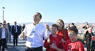 Balıkesir'de 1010 Uçurtma Cumhuriyet İçin Yükseldi