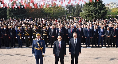 Balıkesir’de 29 Ekim Coşkusu Atatürk Anıtı’nda Başladı