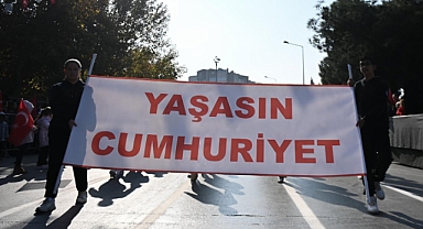 Balıkesir'de 29 Ekim Cumhuriyet Bayramı Coşkuyla Kutlandı