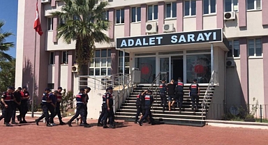 Balıkesir'de Düzensiz Göçmen Operasyonu: 12 Kişi Yakalandı