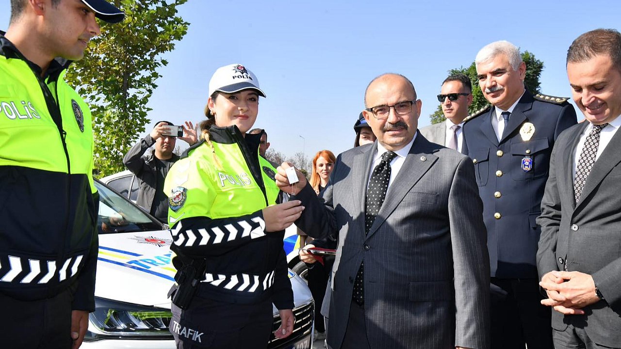 Balıkesir'de Güvenlik Güçlerine Büyük Takviye: 204 Yeni Hizmet Aracı Törenle Tanıtıld