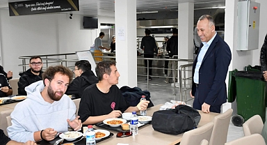 Balıkesir Gençlik ve Spor İl Müdürü Adem Özalp, Yurtlardaki Öğrencilerle Bir Araya Geldi