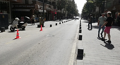 Balıkesir’in En Yoğun Caddesi’ne Vatandaşlar Yaya Geçidi İstiyor