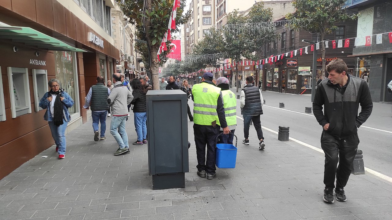 Balıkesir'in Kalbi Anafartalar Caddesi Cumhuriyet Bayramı'na Hazırlanıyor
