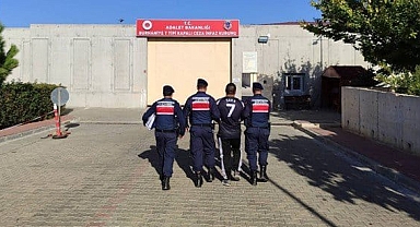 Balıkesir Jandarması'ndan Önemli Operasyon: Aranan Şahıs Yakalandı