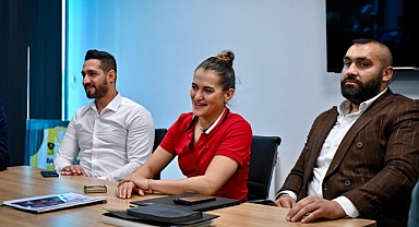 Başkan Ahmet Akın, Milli Sporcularla Buluştu