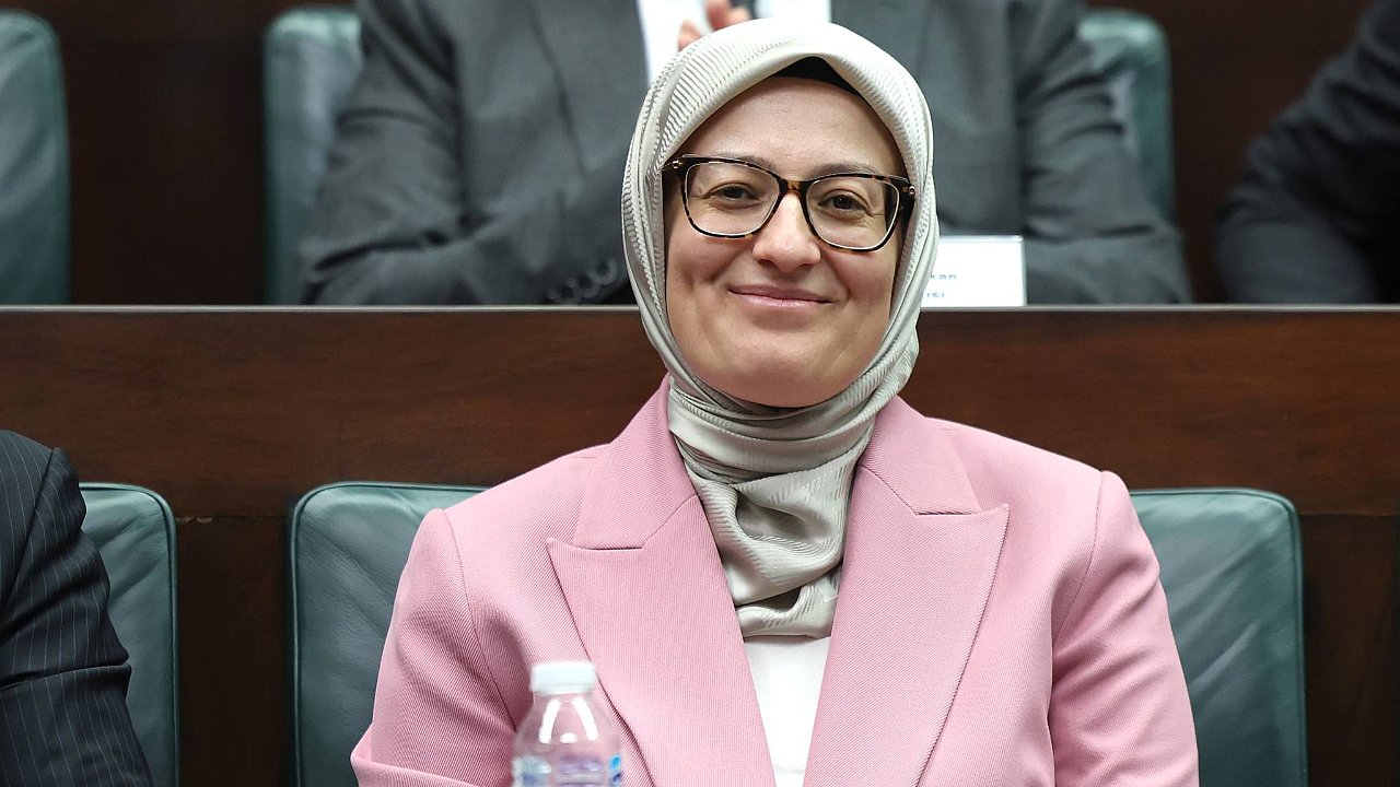 Bigadiç'e Dev Yatırım! 2400 Kişiye İş Kapısı Açılıyor