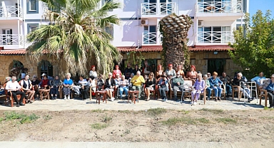 Burhaniye Belediyesi’nden Dünya Yaşlılar Günü’nde Anlamlı Ziyaretler