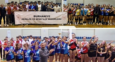 Burhaniye’de Cumhuriyet’in 101. Yılına Özel Voleybol Turnuvası Coşkuyla Tamamlandı