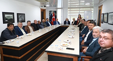 Burhaniye'de Muhtarlar Günü Öncesi Değerlendirme Toplantısı Yapıldı