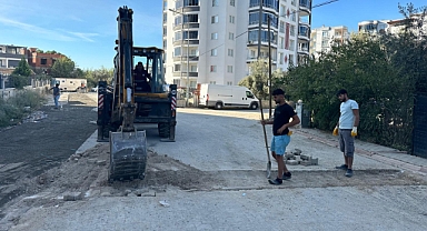 Edremit Belediyesi Kadıköy ve Evliya Çelebi Caddesi'nde Yol Çalışmalarına Devam Ediyor