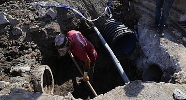 Edremit Belediyesi Yağmursuyu Hattı Döşeme Çalışmalarına Başladı