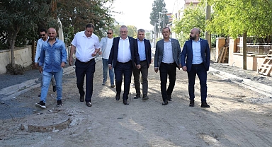 Edremit Belediyesi Yol Sorununu Çözmek İçin Çalışmalarını Sürdürüyor