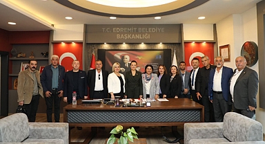 Edremit'te 19 Ekim Muhtarlar Günü Kutlandı: Mahalle Muhtarları Başkan Vekili Güneş Durgut'u Ziyaret Etti